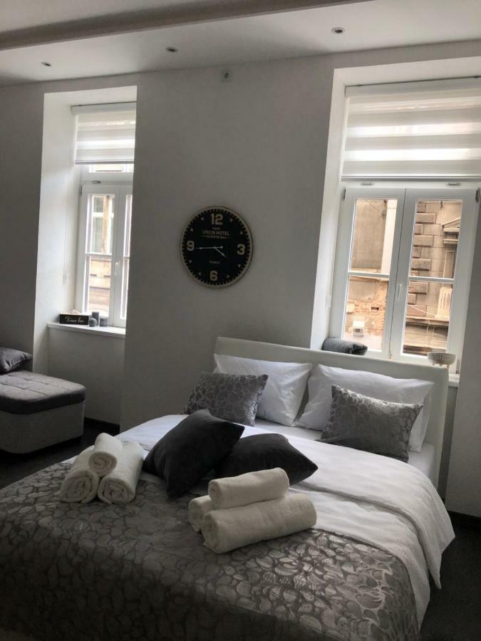 Antwerp Appartments ซาราเยโว ภายนอก รูปภาพ